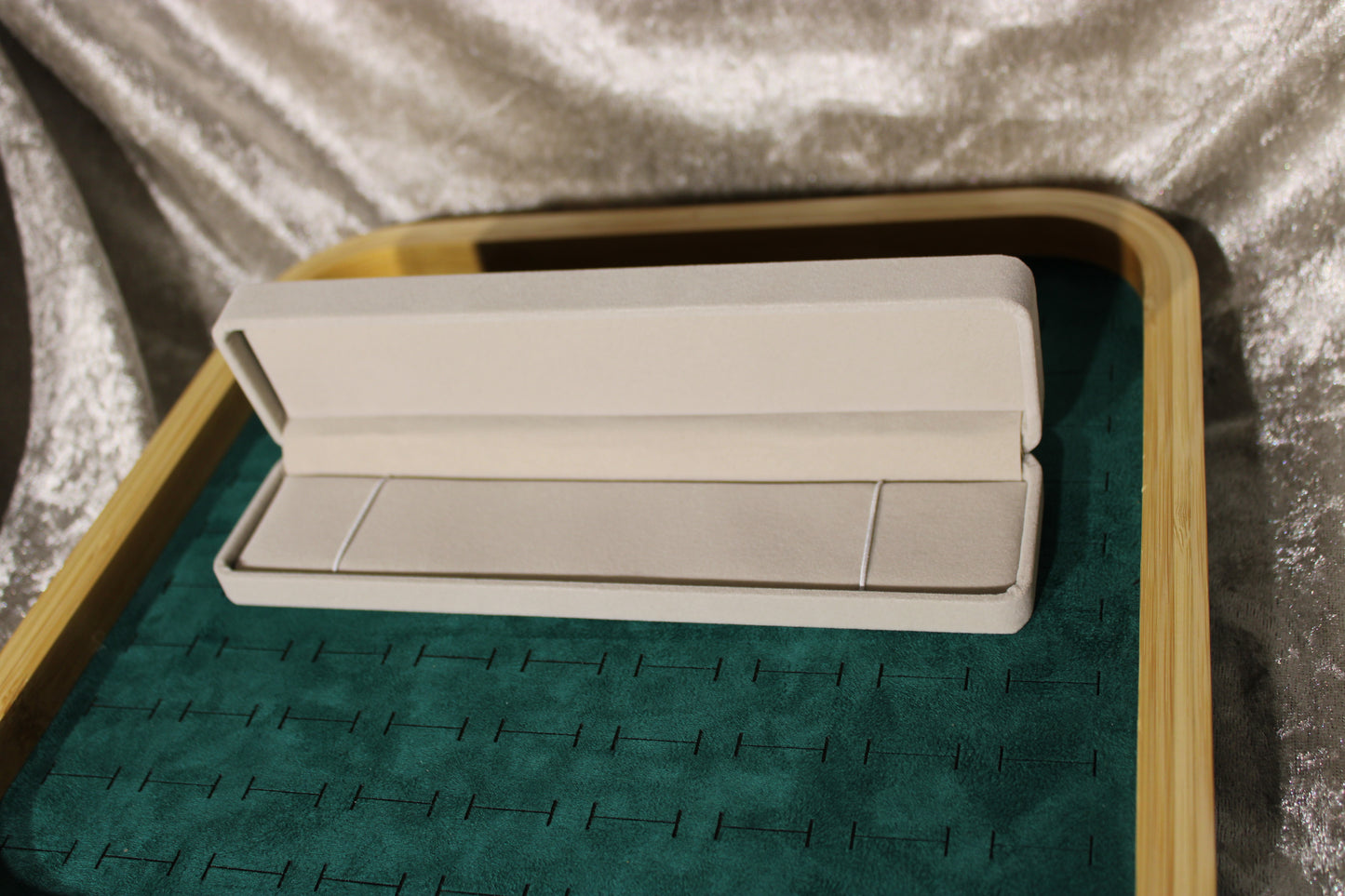 BOX1002-BRCLONG Luxury velvet jewelry box for long bracelets