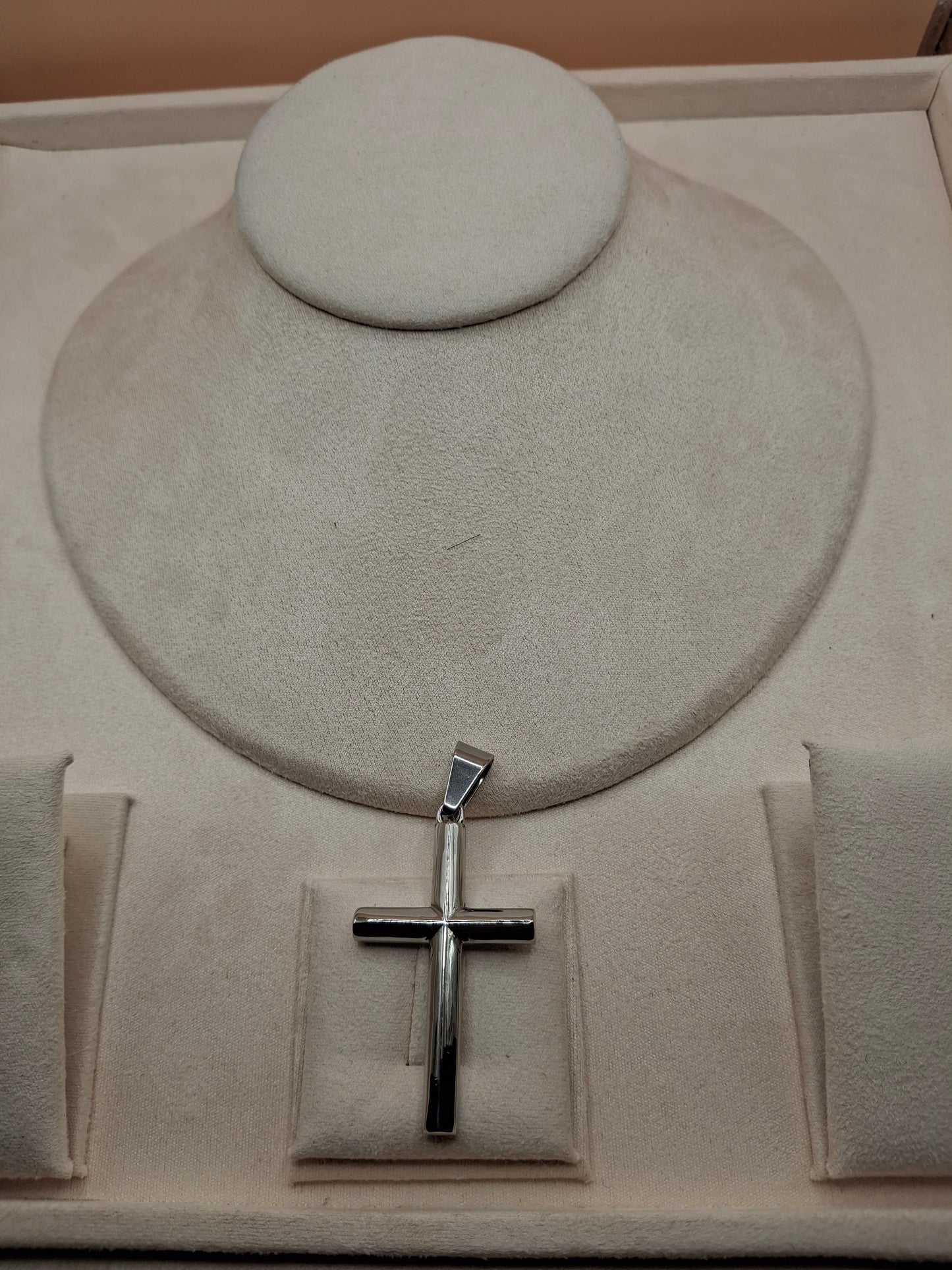 Pendant cross silvery color